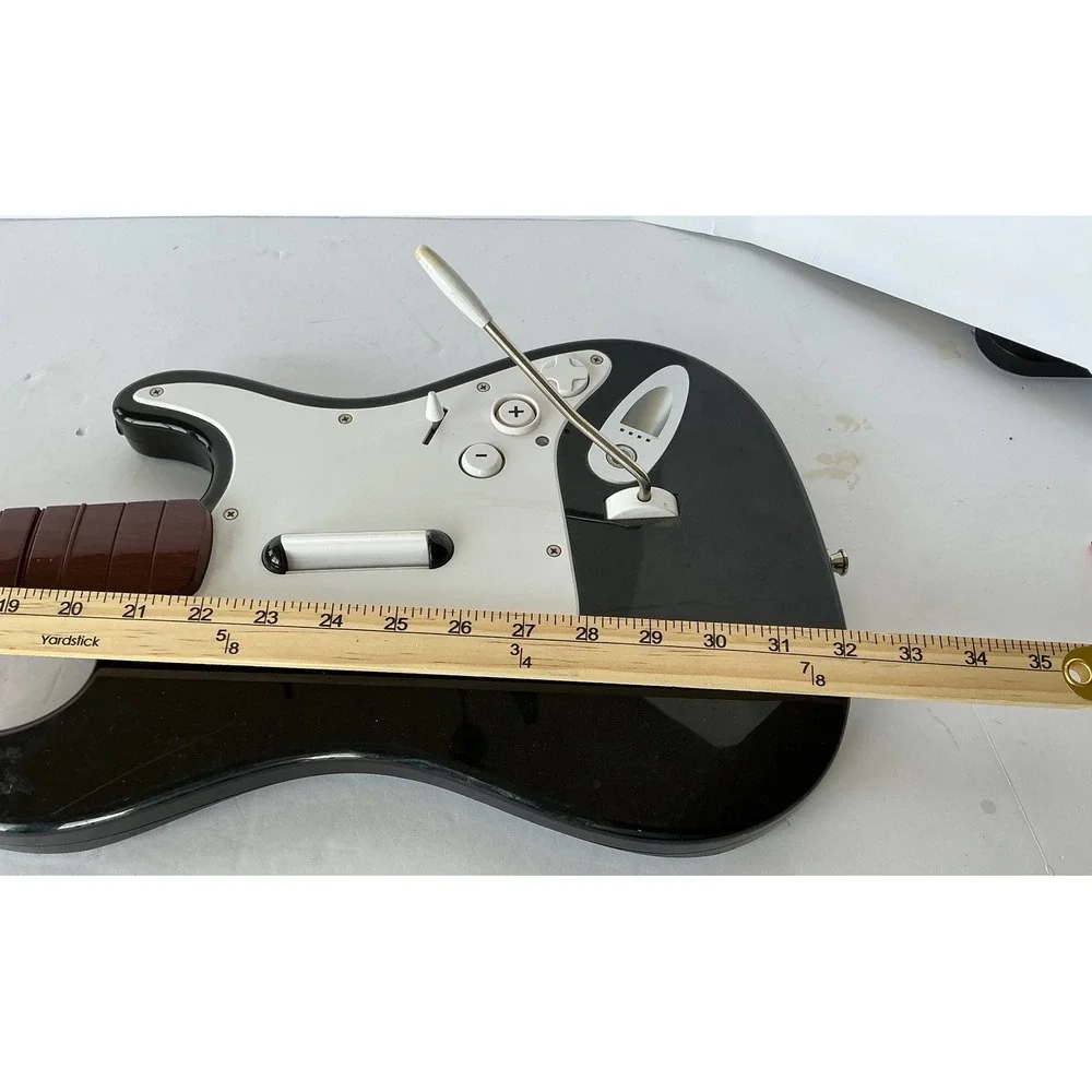 Rock Band Harmonix Fender Stratocaster Wireless Guitar Wii Black‎ White As-Is